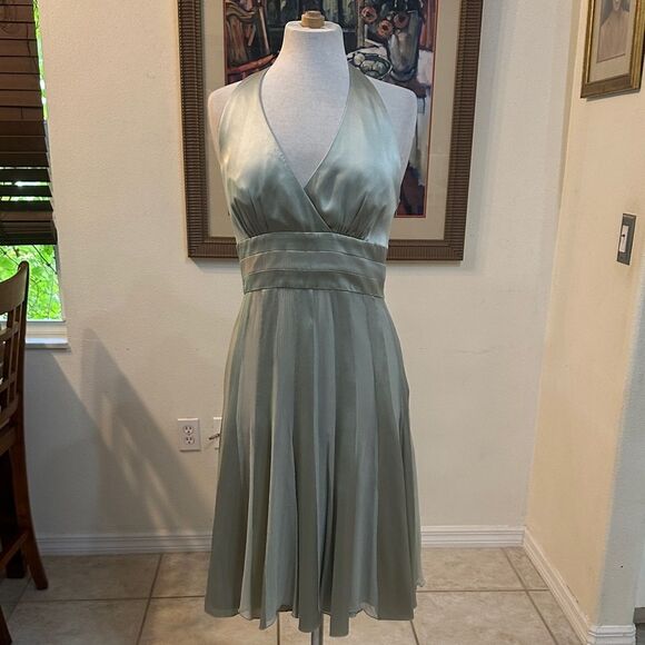 Calvin Klein 100% Silk Elegant Champagne/ Green Halter Neck Dress SZ6 - Picture 8 of 13